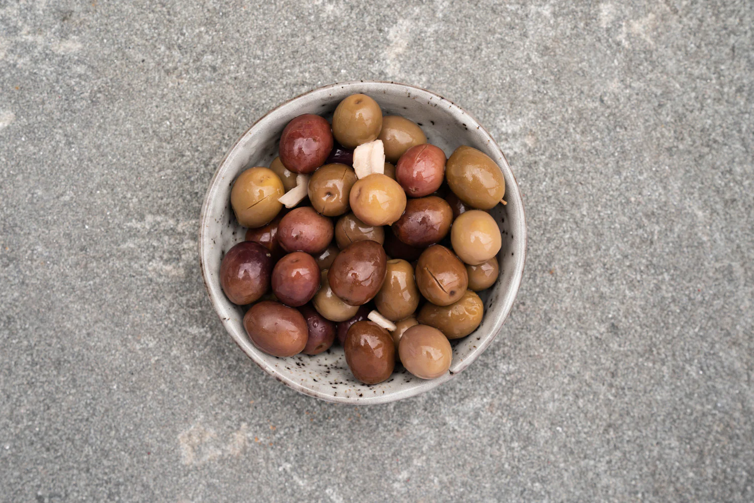 Negrinha do Douro' Whole Olives with Garlic and Oregano - Image 3